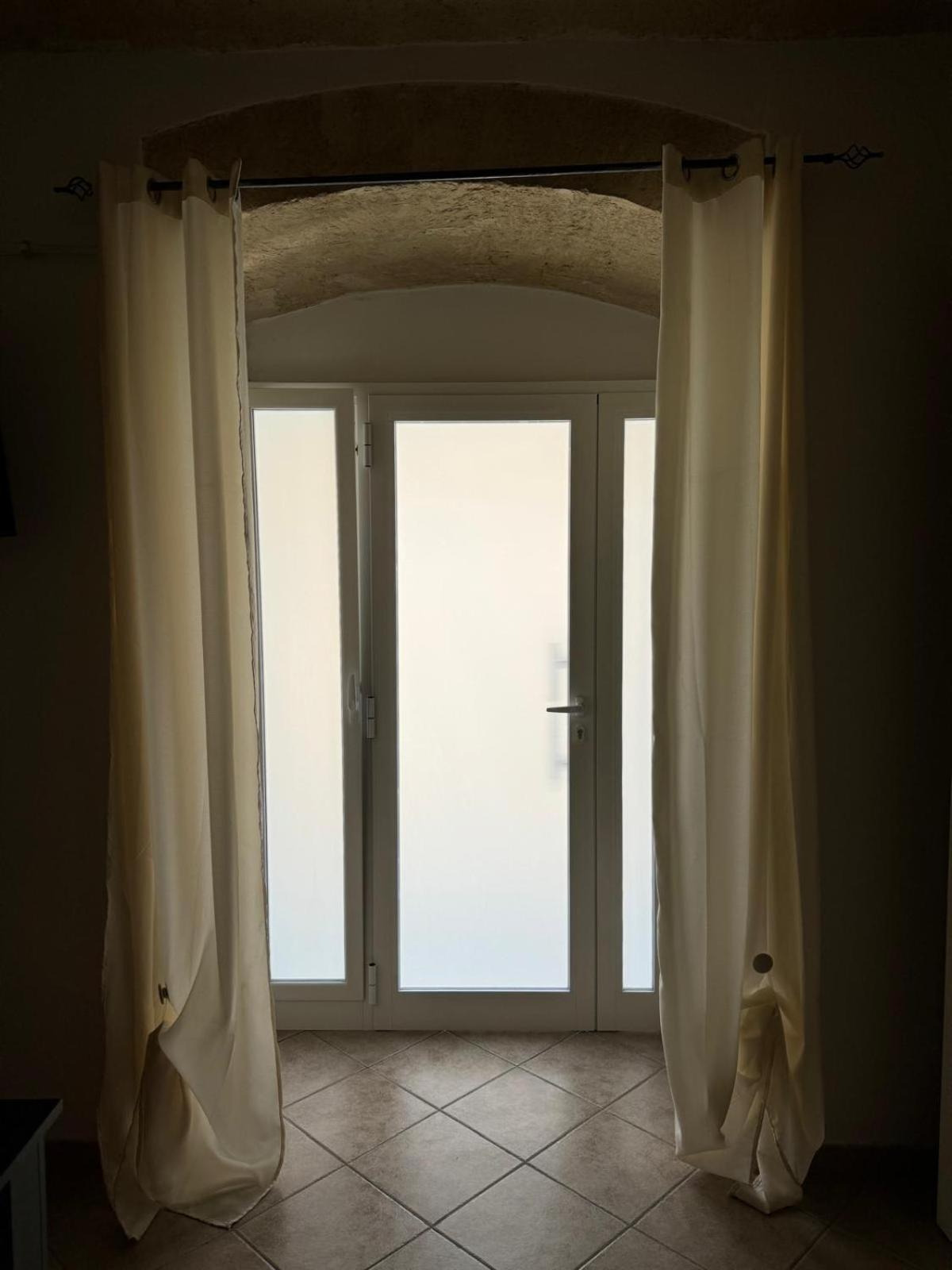 Maison Ilary Бари Екстериор снимка